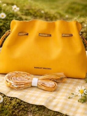 NWT BADGLEY MISCHKA TANGERINE “ DUMPLING” BAG VEGAN LEATHER